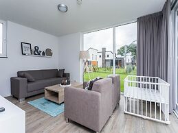 Villa With med Children's Room in Limburg