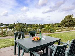 Well Furnished Chalet With Wifi, Near the Hunebedcentrum