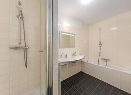 Lakeside Villa in Volendam