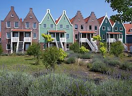 Lakeside Villa in Volendam