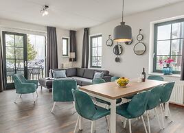 Lakeside Villa in Volendam