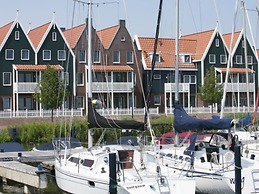 Volendam Style on the Markermeer