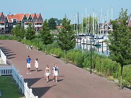 Volendam Style on the Markermeer