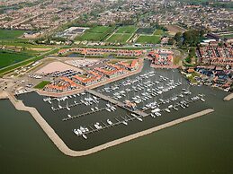 Volendam Style on the Markermeer