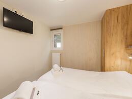 Modern and Luxurious Chalet With Dishwasher Near the Beach