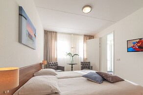 Holiday Home With Whirlpool Quiet Area in Zeeland