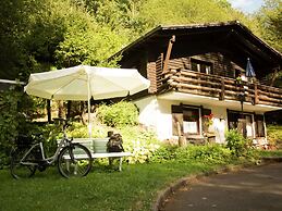 Well-kept Apartment in a Wooded Area