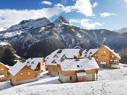 Chalet in Praroustan With Mountain Views