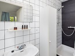 Restyled Holiday Home With two Bathrooms, Beach at 500 m