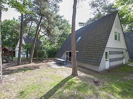 Detached Villa with 4 Bathrooms near Vrachelse Heide