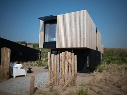 Spacious Lodge With 2 Bathrooms, Near the Sea