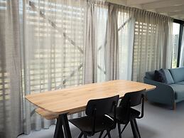 Spacious Lodge With 2 Bathrooms, Near the Sea