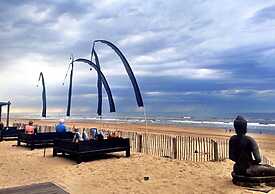 Spacious Lodge With 2 Bathrooms, Near the Sea