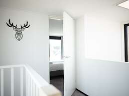 Spacious Lodge With 2 Bathrooms, Near the Sea