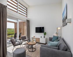 Detached Luxurious Lodge With Washingmachine, Near the Beach