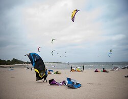 Detached Luxurious Lodge With Washingmachine, Near the Beach