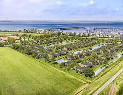 Detached Luxurious Lodge With Washingmachine, Near the Beach