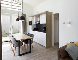 Detached Luxurious Lodge With Washingmachine, Near the Beach