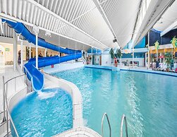 Detached Luxurious Lodge With Washingmachine, Near the Beach