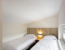 Detached Luxurious Lodge With Washingmachine, Near the Beach