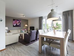 Luxurious Villa With Microwave, Within Green Surroundings