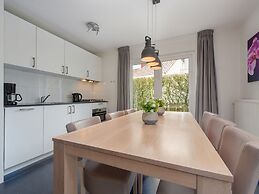 Luxurious Villa With Cart, Bubble Bath, Bubble Bath, in Green Area