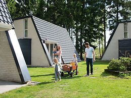 Restyled Bungalow With Dishwasher, Located on De Veluwe