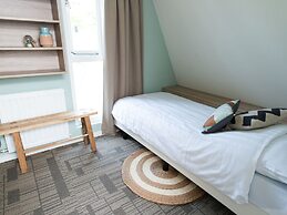 Restyled Bungalow With Dishwasher, Located on De Veluwe