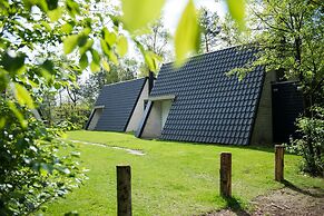 Forest-edge Family Bungalow