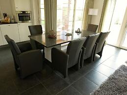 Beautiful Villa With Bubble Bath