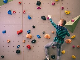 Restyled Bungalow with Dishwasher near Nature Reserve