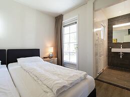 Thatched Holiday Home With two Bathrooms Near the Sea