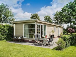 Comfortable Chalet With a Combi Microwave, in Green Twente