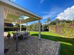 Country House with Terrace near Langweerder Wielen