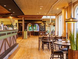 Comfortable Bungalow Near Hunebedcentrum