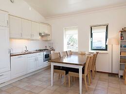 Well-kept Bungalow With Dishwasher Near the Beach