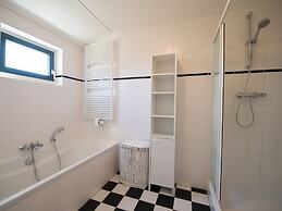 Well-kept Bungalow With Dishwasher Near the Beach