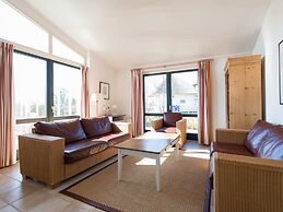 Well-kept Bungalow With Dishwasher Near the Beach