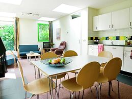 Bungalow With Fireplace, not far From Assen