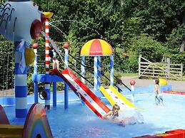 Bungalow With Fireplace, not far From Assen