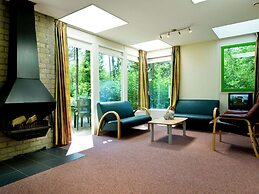 Bungalow With Fireplace, not far From Assen