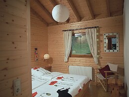 Tidy Furnished Apartment in Wooded Area