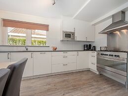 Luxurious Villa With six Bedrooms, in Green Surroundings