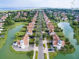 Restyled Villa With Dishwasher, Near the Beach
