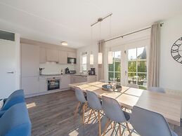 Restyled Villa With Dishwasher, Near the Beach