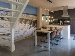 Luxurious Lodge With 3 Bathrooms, Only 200 m. From the Beach