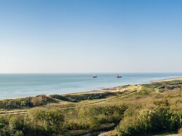 Luxurious Lodge With 3 Bathrooms, Only 200 m. From the Beach