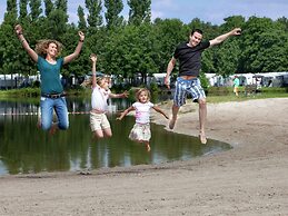 Luxurious Detached Villa With Washer, in De Maasduinen Area