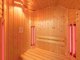 Luxurious Detached Villa With Washer, in De Maasduinen Area