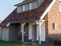 Luxurious Detached Villa With Washer, in De Maasduinen Area